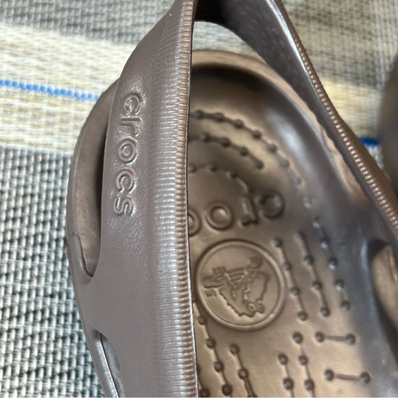 Crocs Womens Slip-On Round Toe Ballet Flats Shoes 10127 Closed Toe 9 Brown EUC - Picture 6 of 16